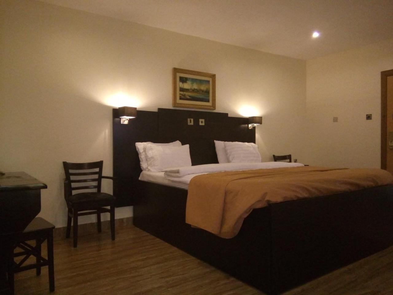 Eden Crest Hotel & Resort Енугу Екстериор снимка