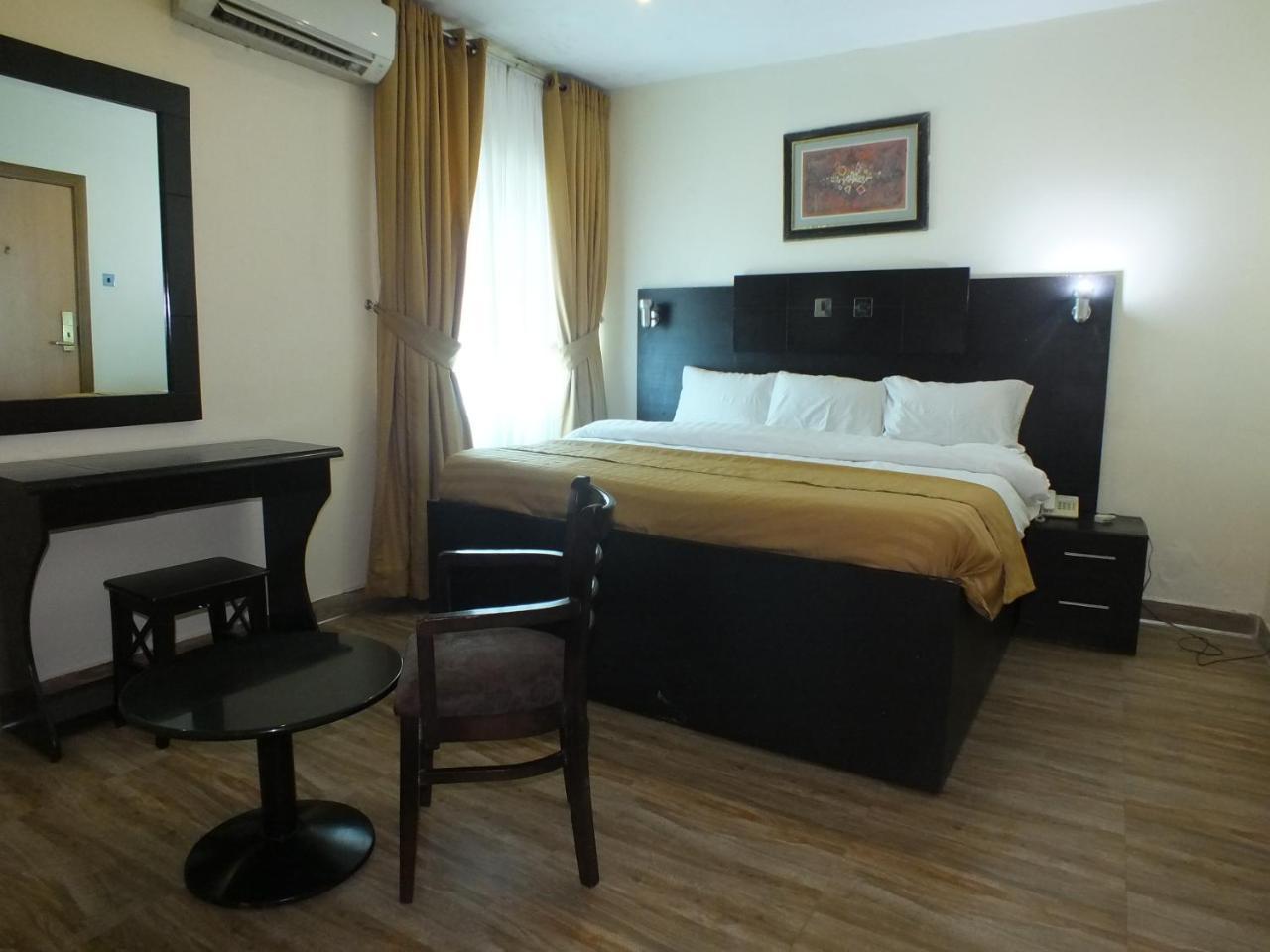 Eden Crest Hotel & Resort Енугу Екстериор снимка